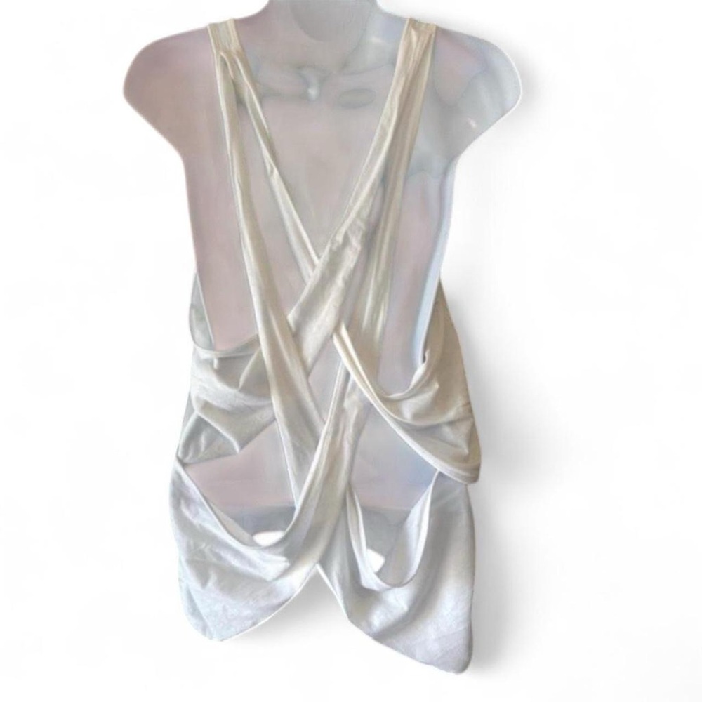 Sporty Preppy Activewear Fabletics White Strappy Athleisure Tank Top - Picture 2 of 6
